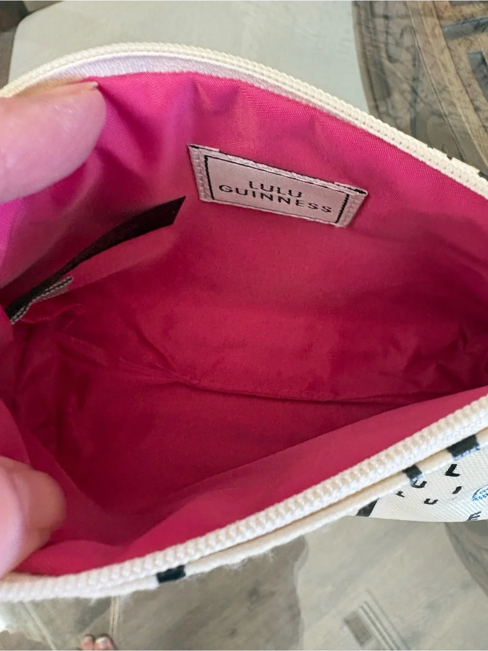 🩷🩷LULU GUINNESS PRINTED LAMINATED BAG & COSMETIC BAG!🩷🩷